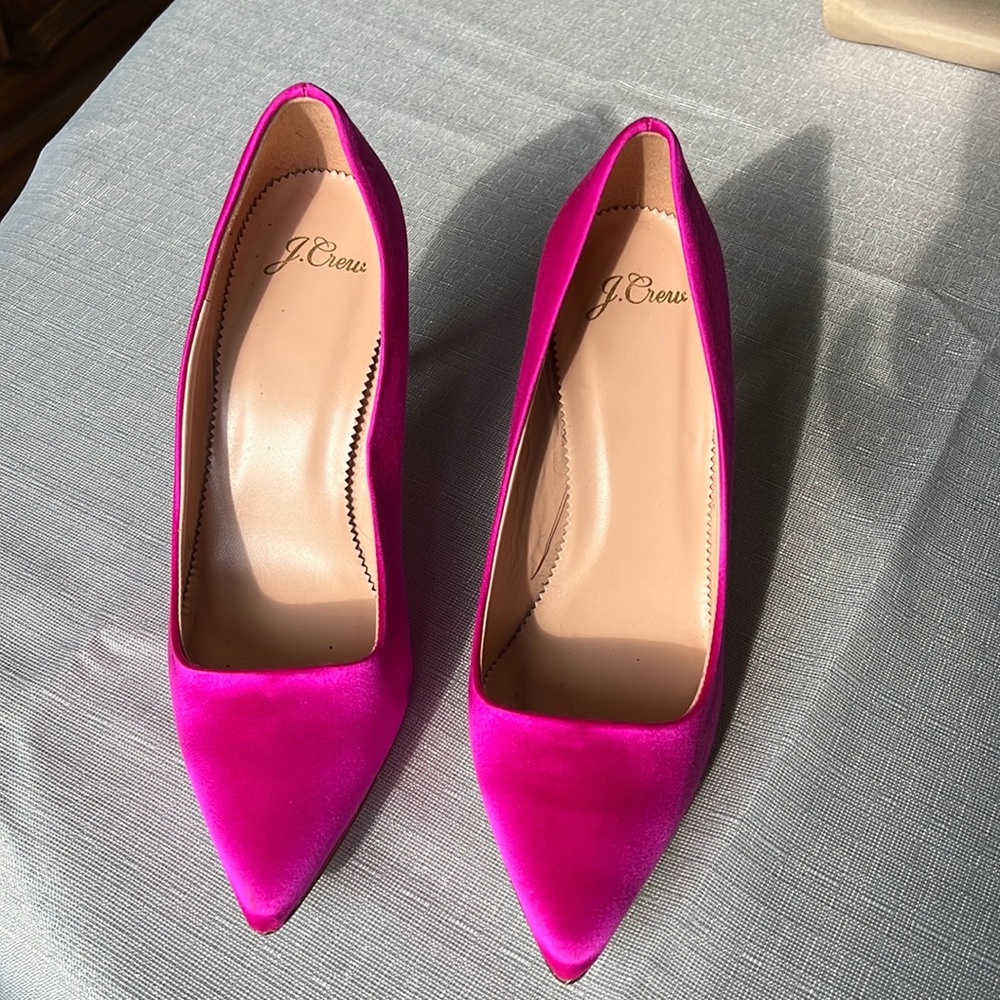 J crew pink satin pump with glitter bottom